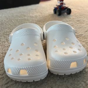 BNWOT White Crocs Size 9c